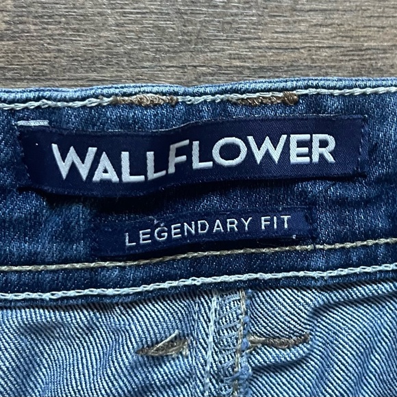 Wallflower Shorts Junior Sz 9 - Picture 3 of 5